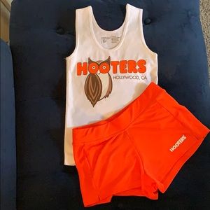 Hooters NEW tank top and shorts